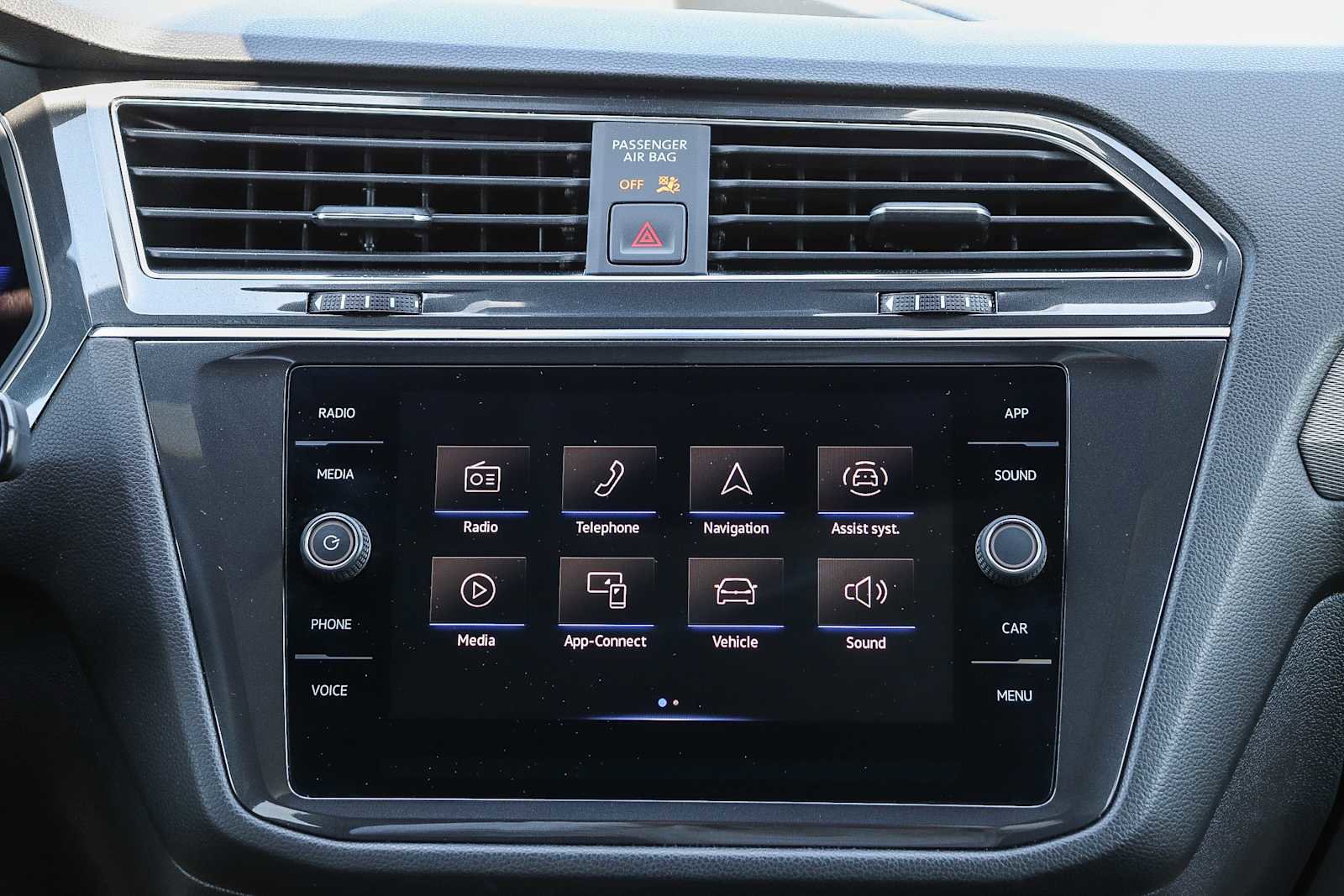 Used 2023 Volkswagen Tiguan SE R-Line FWD image 15