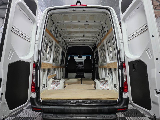 Used 2019 Mercedes-Benz Sprinter 170 image 10