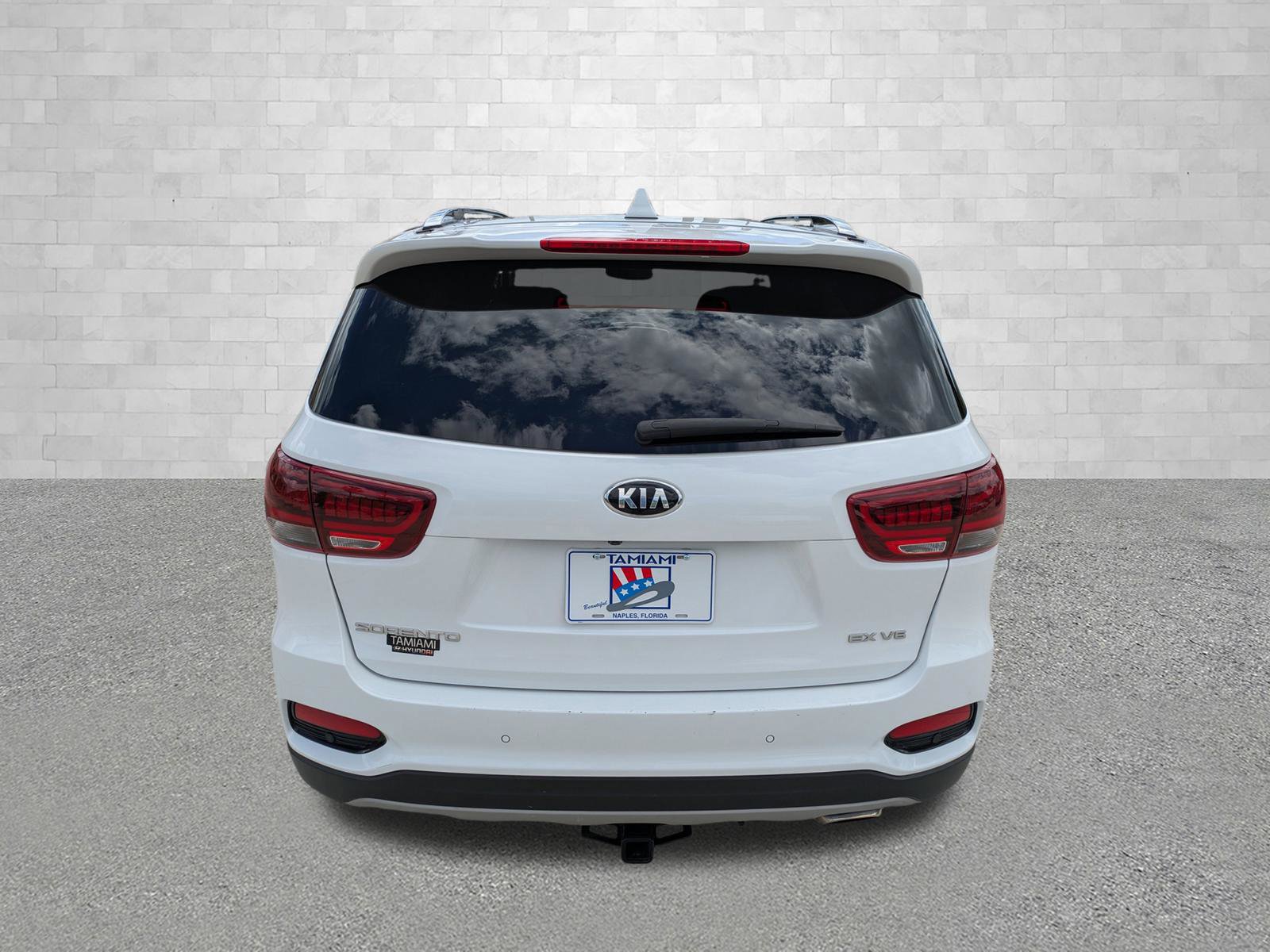 Used 2019 Kia Sorento EX w/ EX Touring Package image 3
