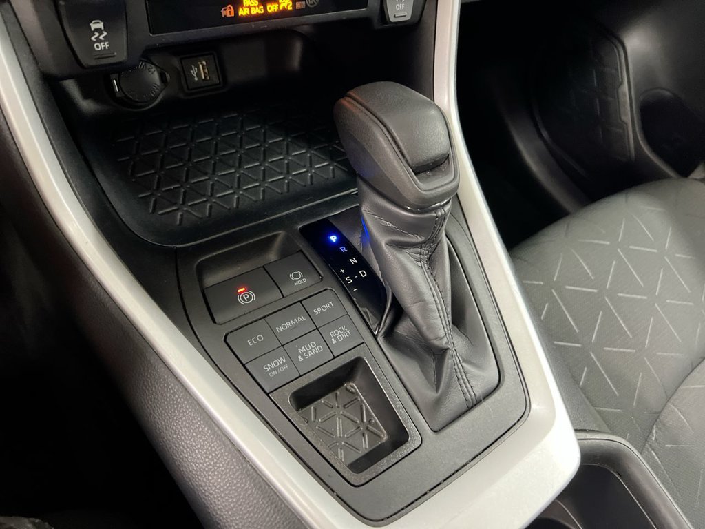 Used 2024 Toyota RAV4 XLE AWD/4WD image 18