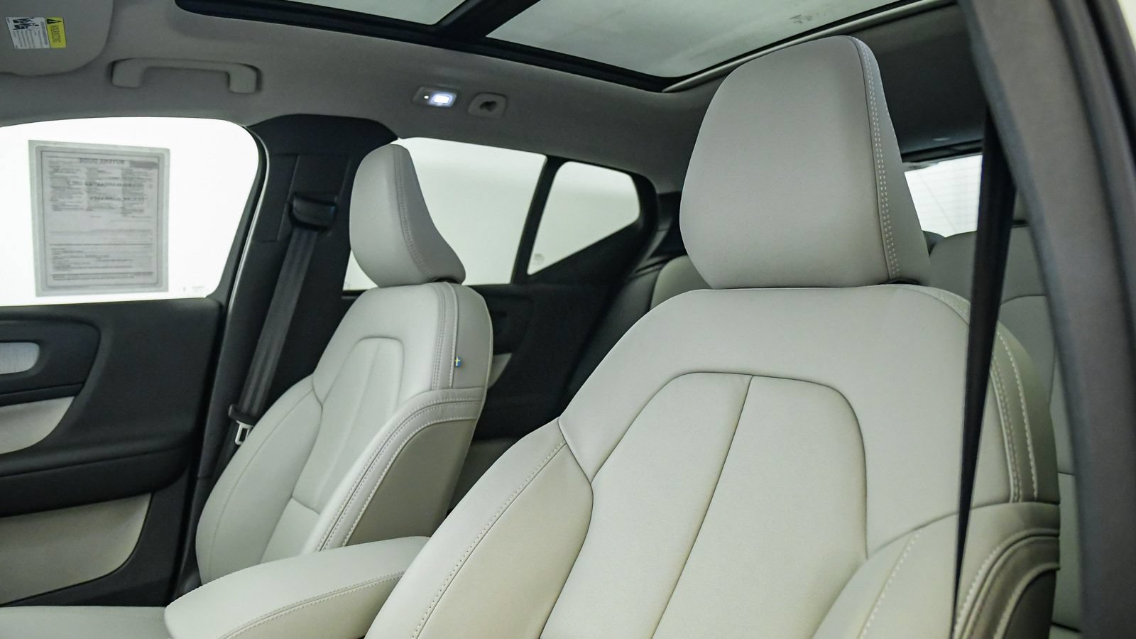 Certified 2026 Volvo XC40 B5 Ultra w/ Climate Package AWD/4WD image 18