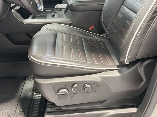 Used 2025 GMC Sierra 2500 AT4X AWD/4WD image 18