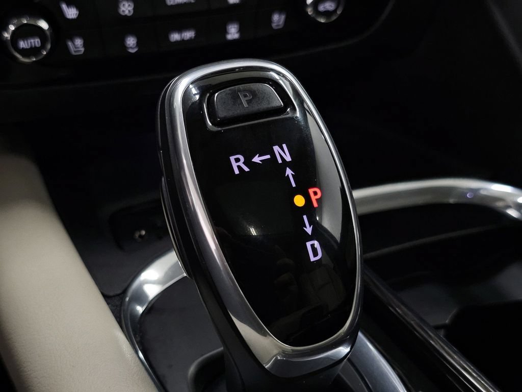 Used 2020 Buick Enclave Premium w/ Sun and Sites Package AWD/4WD image 22