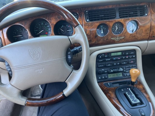 Used 2003 Jaguar XK8 Convertible image 9