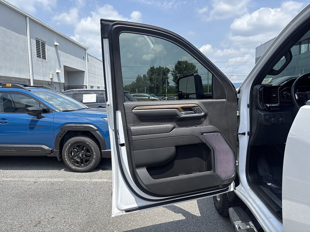 Used 2024 Chevrolet Silverado 2500 High Country w/ High Country Premium Package AWD/4WD image 36