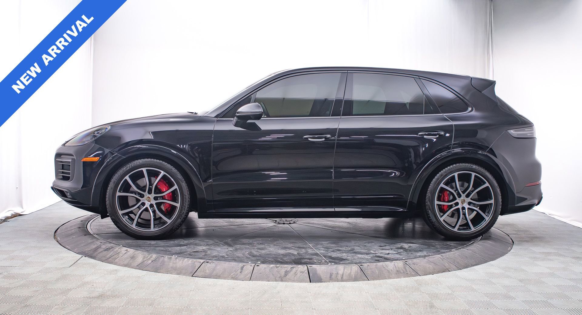 Used 2021 Porsche Cayenne GTS image 8