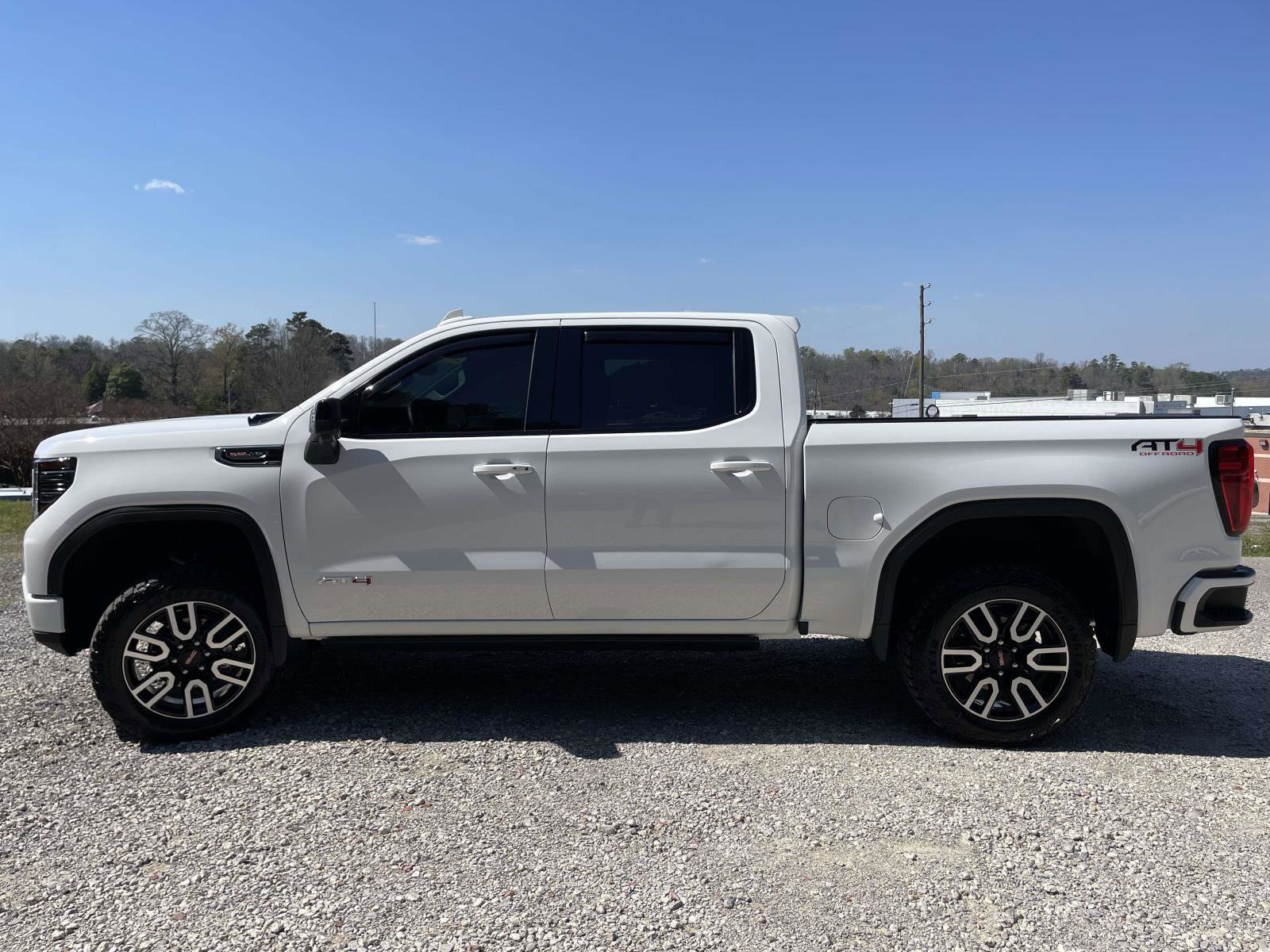 Used 2025 GMC Sierra 1500 AT4 w/ AT4 Premium Package image 26