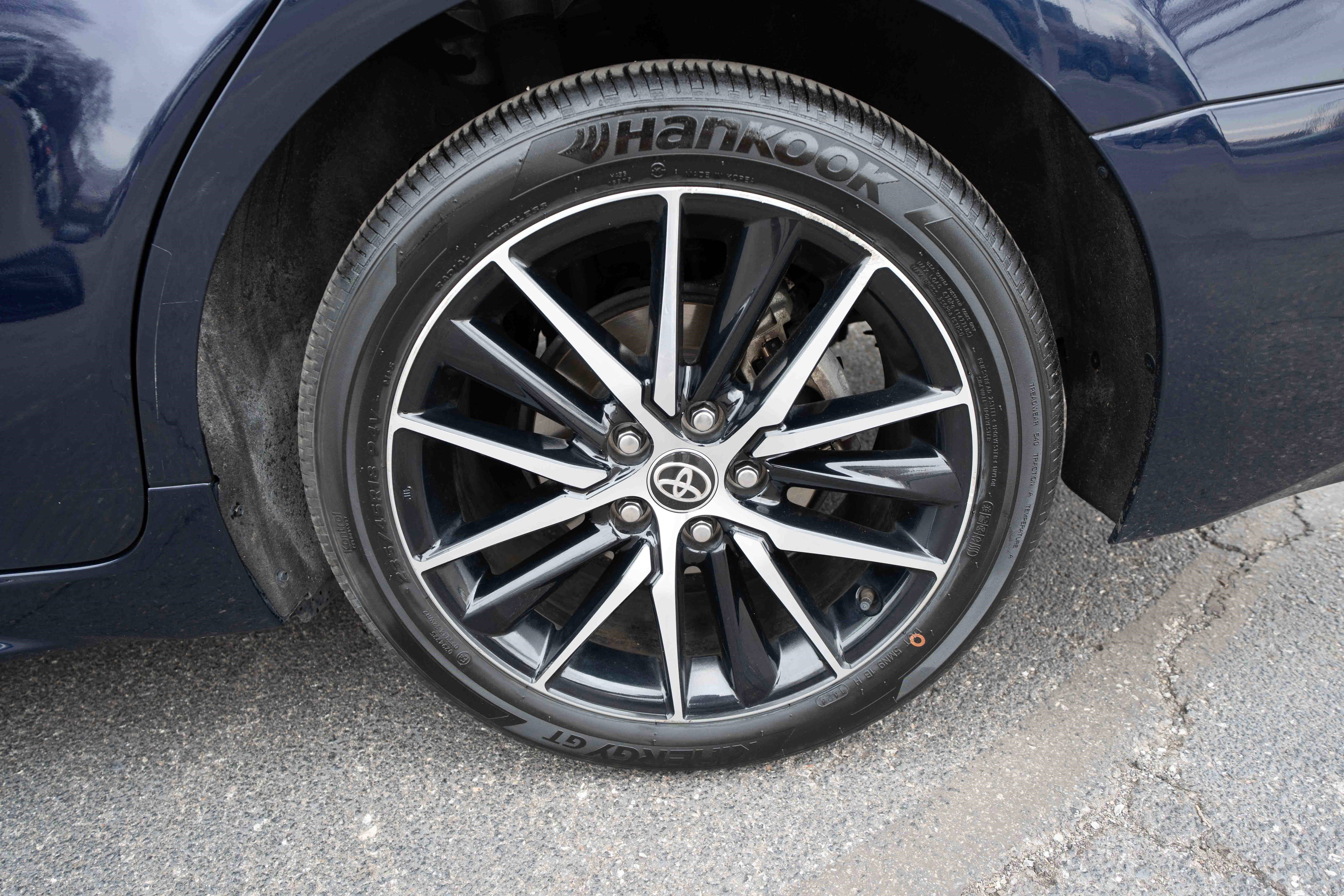 Used 2021 Toyota Camry SE w/ Cold Weather Package image 28