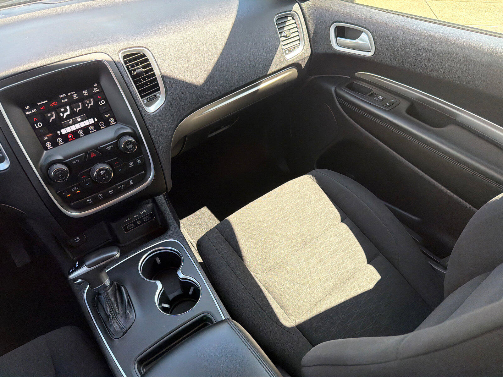 Used 2020 Dodge Durango SXT image 24