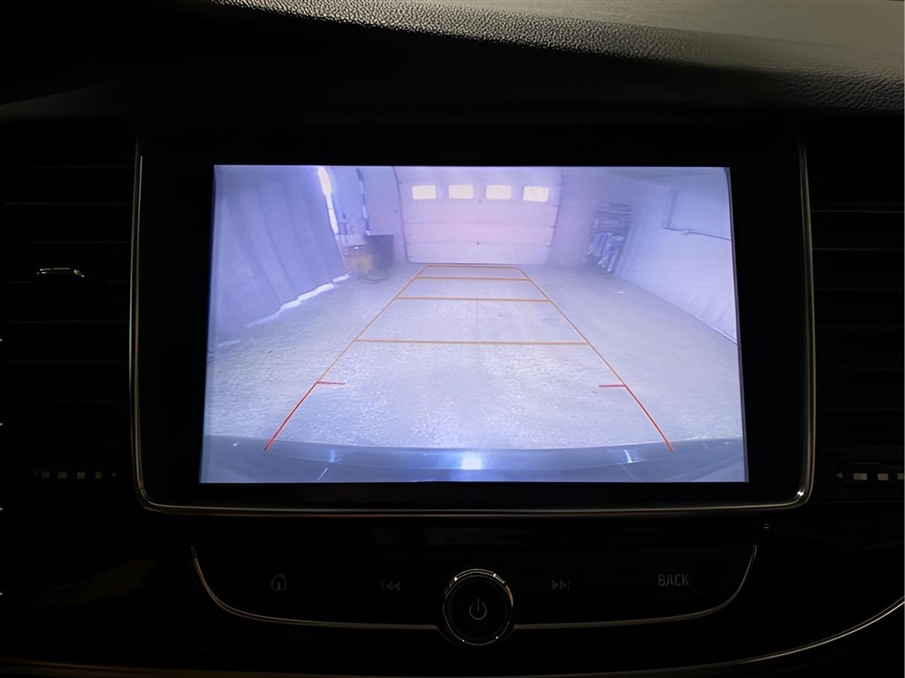 Used 2018 Buick Encore Essence FWD image 13