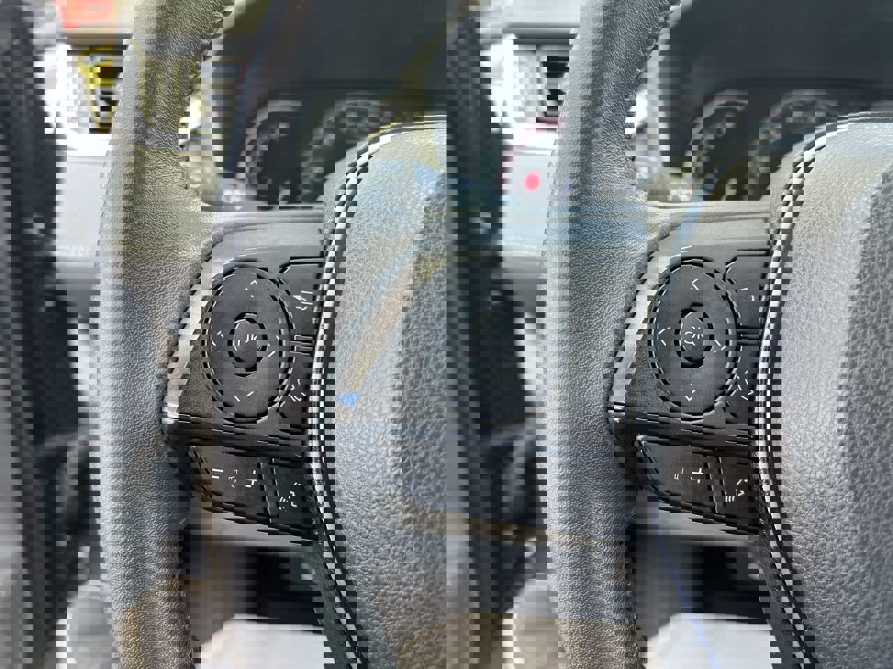 Used 2023 Toyota RAV4 XLE Premium image 19