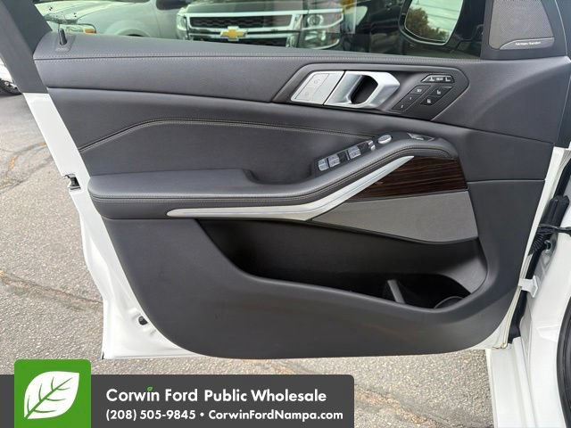 Used 2021 BMW X7 xDrive40i w/ Premium Package AWD/4WD image 14