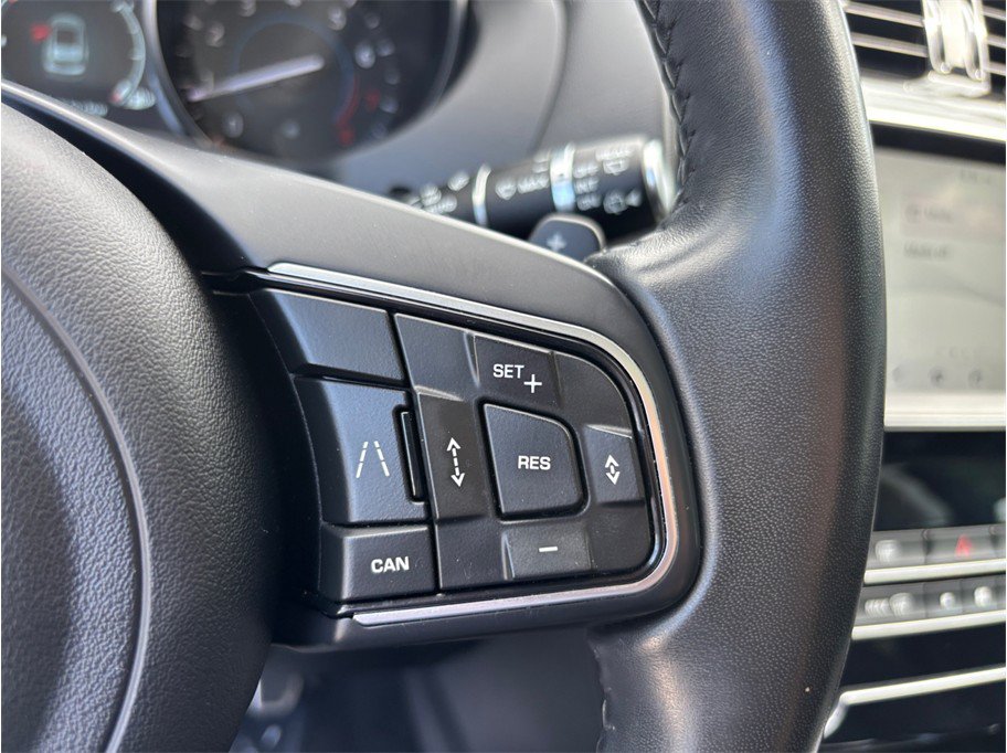 Used 2019 Jaguar F-PACE Premium AWD/4WD image 31