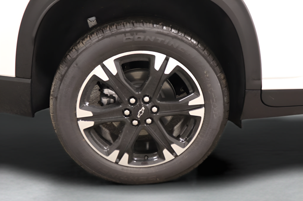 New 2027 Chevrolet Traverse LT w/ Sun and Wheel Package FWD image 37