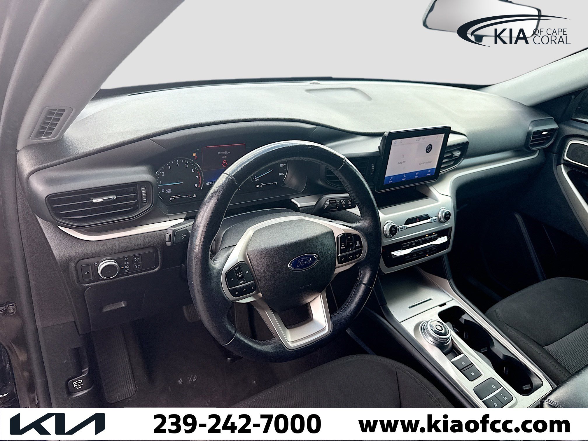 Used 2022 Ford Explorer XLT image 25