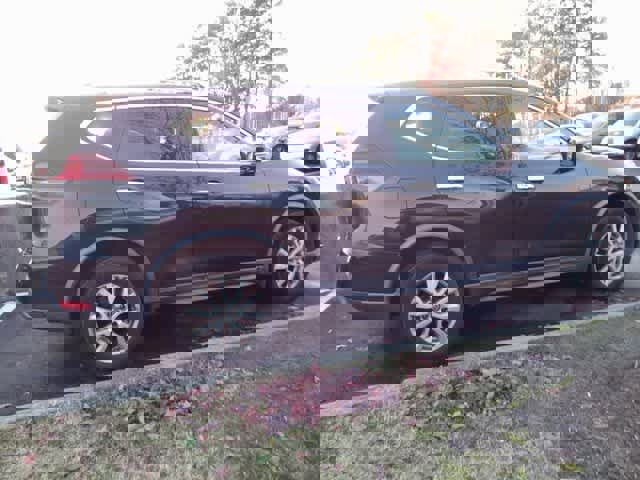 Used 2018 Nissan Rogue SV w/ Premium Package image 6