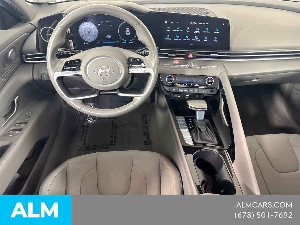 Used 2025 Hyundai Elantra SEL FWD image 25