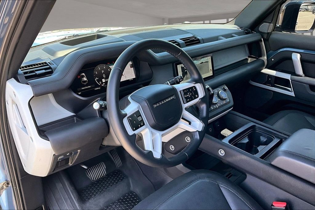 Used 2023 Land Rover Defender 110 X-Dynamic SE AWD/4WD image 13