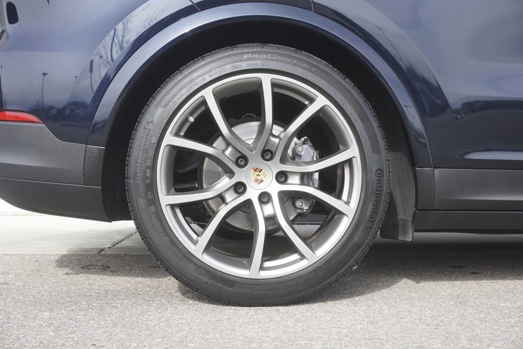 Used 2022 Porsche Cayenne Coupe image 34