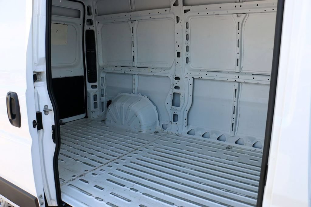 Used 2024 RAM ProMaster 2500 w/ Convenience Group FWD image 19