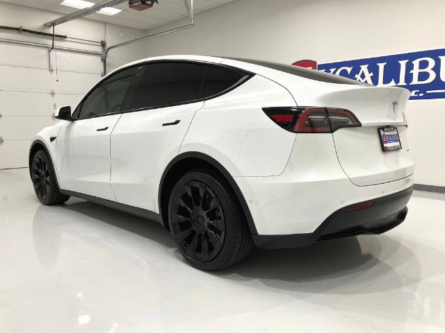 Used 2022 Tesla Model Y Long Range image 8