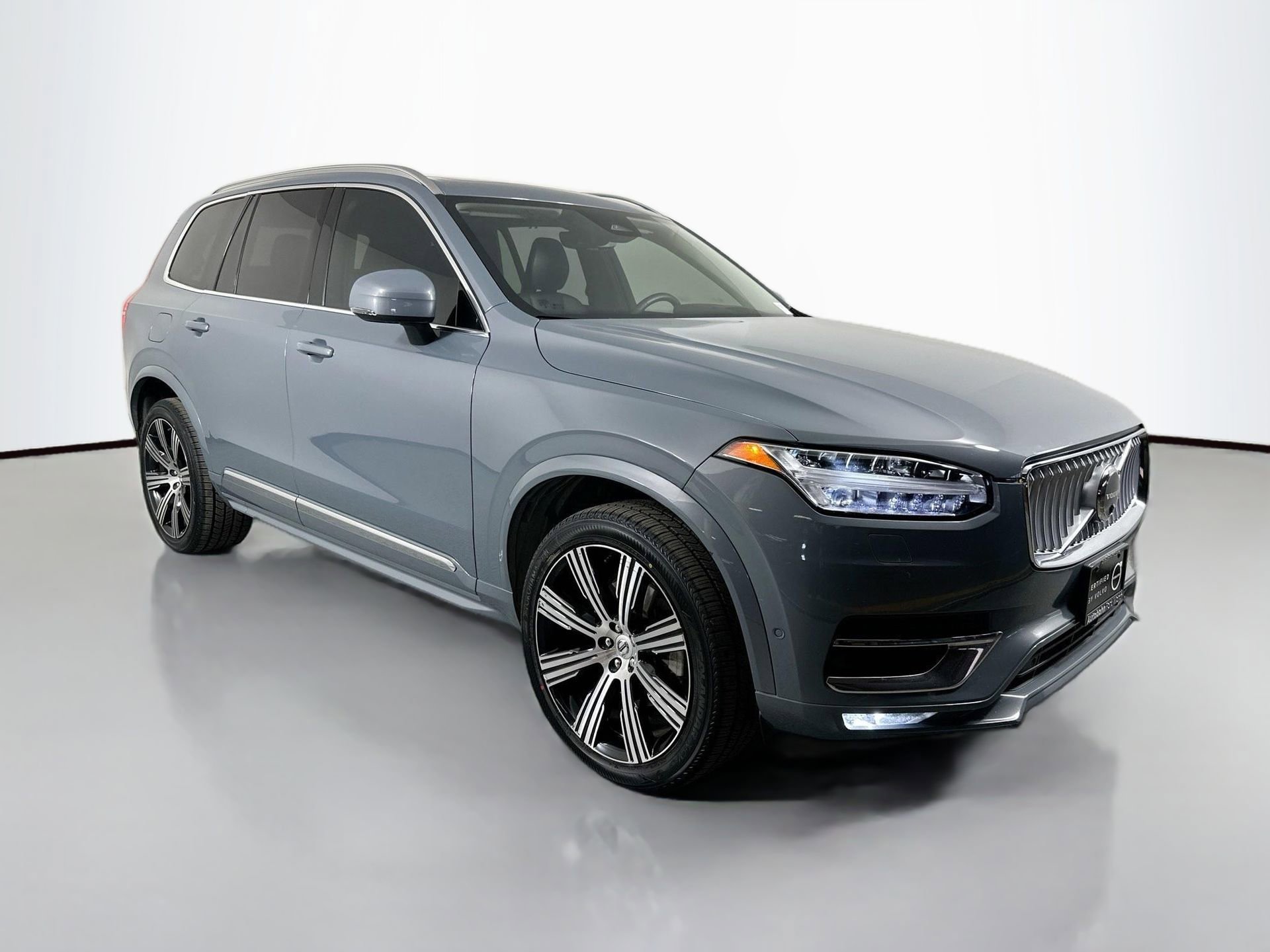 Certified 2023 Volvo XC90 B6 Ultimate w/ Protection Package Premier image 3