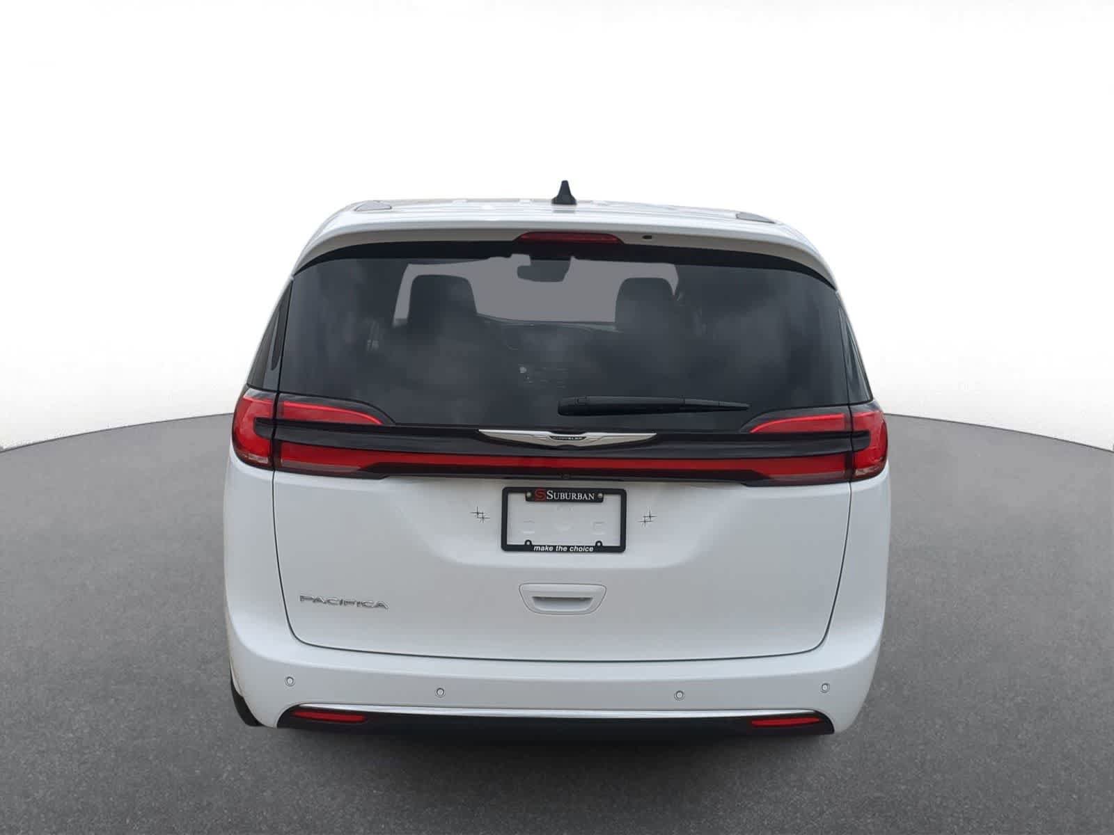 Used 2023 Chrysler Pacifica Touring-L FWD image 7