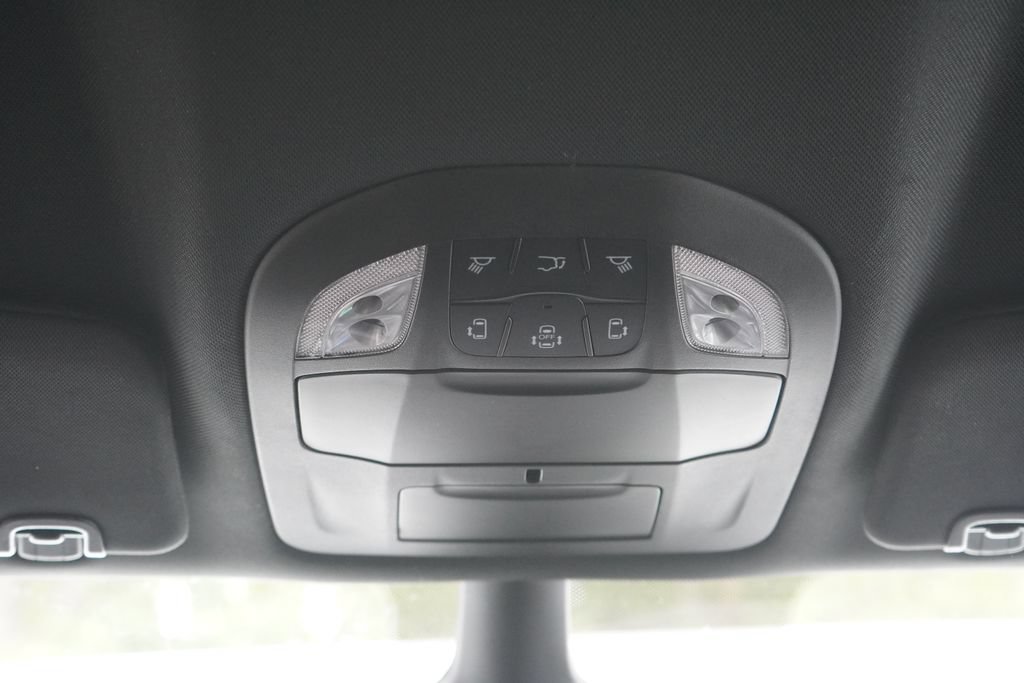 Used 2025 Chrysler Pacifica Select FWD image 25