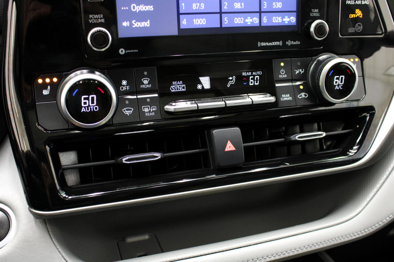 Used 2021 Toyota Highlander XLE image 65