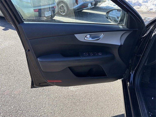 Used 2023 Kia Forte LXS image 13