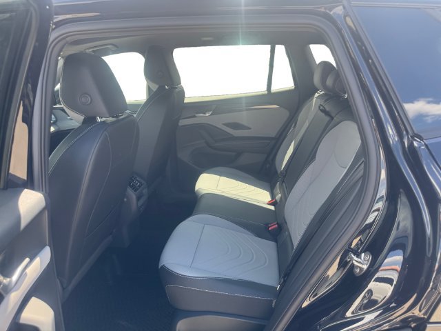 New 2026 Volkswagen Tiguan SE R-Line FWD image 11