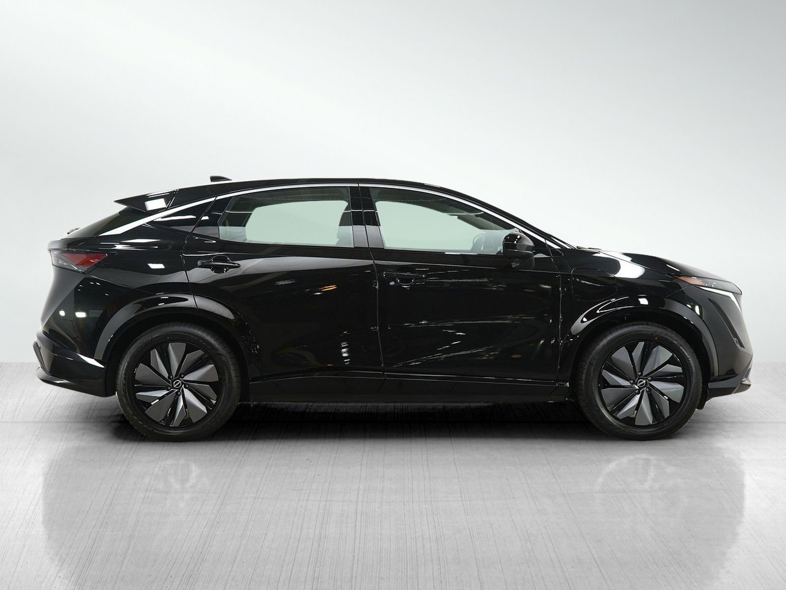 Used 2023 Nissan Ariya FWD image 6