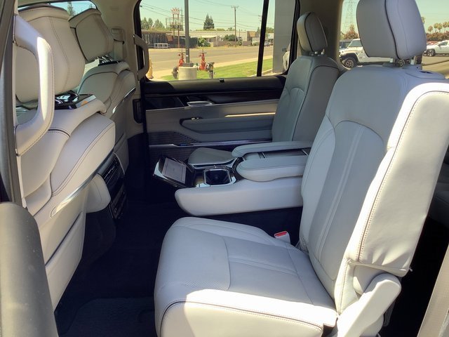 Used 2022 Jeep Grand Wagoneer Series II w/ Premium Group II image 26