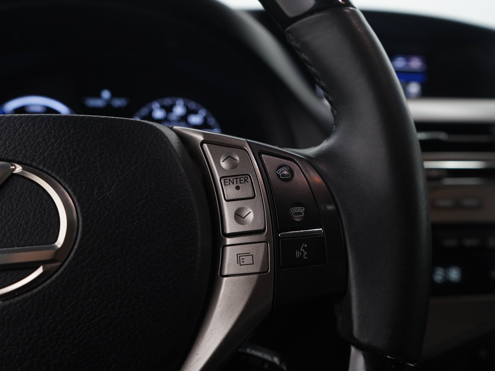 Used 2015 Lexus RX 450h AWD image 29