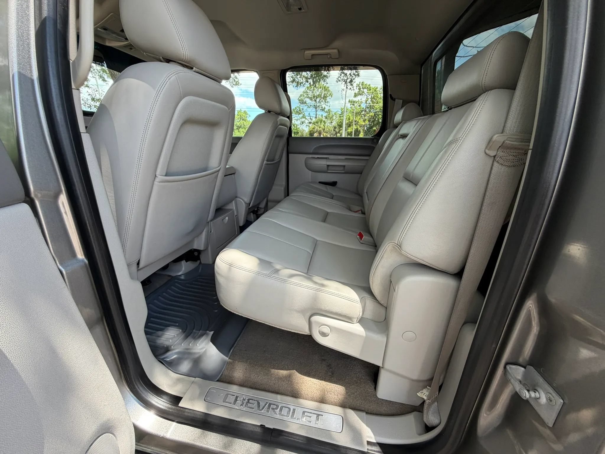 Used 2012 Chevrolet Silverado 3500 LT w/ Interior Plus Package AWD/4WD image 17