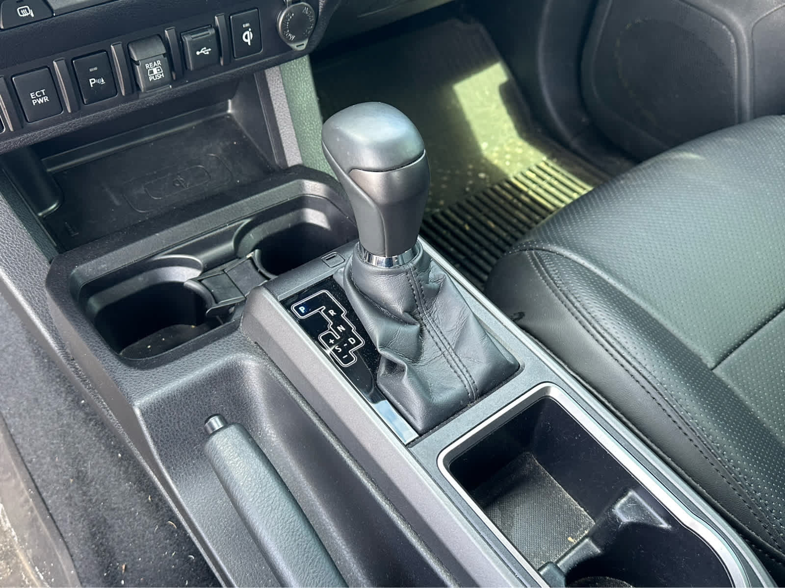 Used 2023 Toyota Tacoma TRD Off-Road w/ Technology Package AWD/4WD image 14