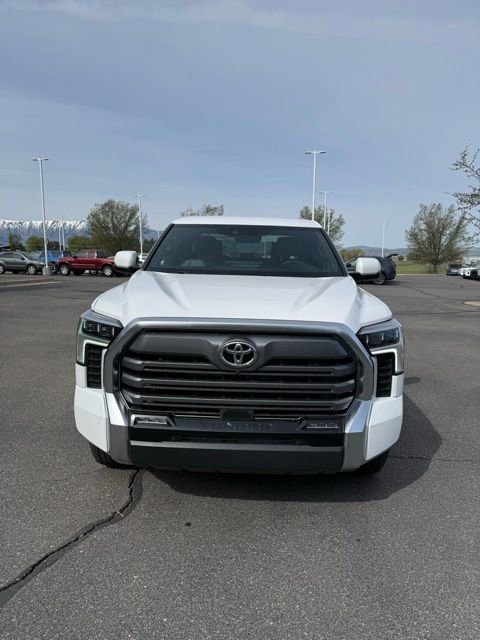 Used 2025 Toyota Tundra Limited AWD/4WD image 3