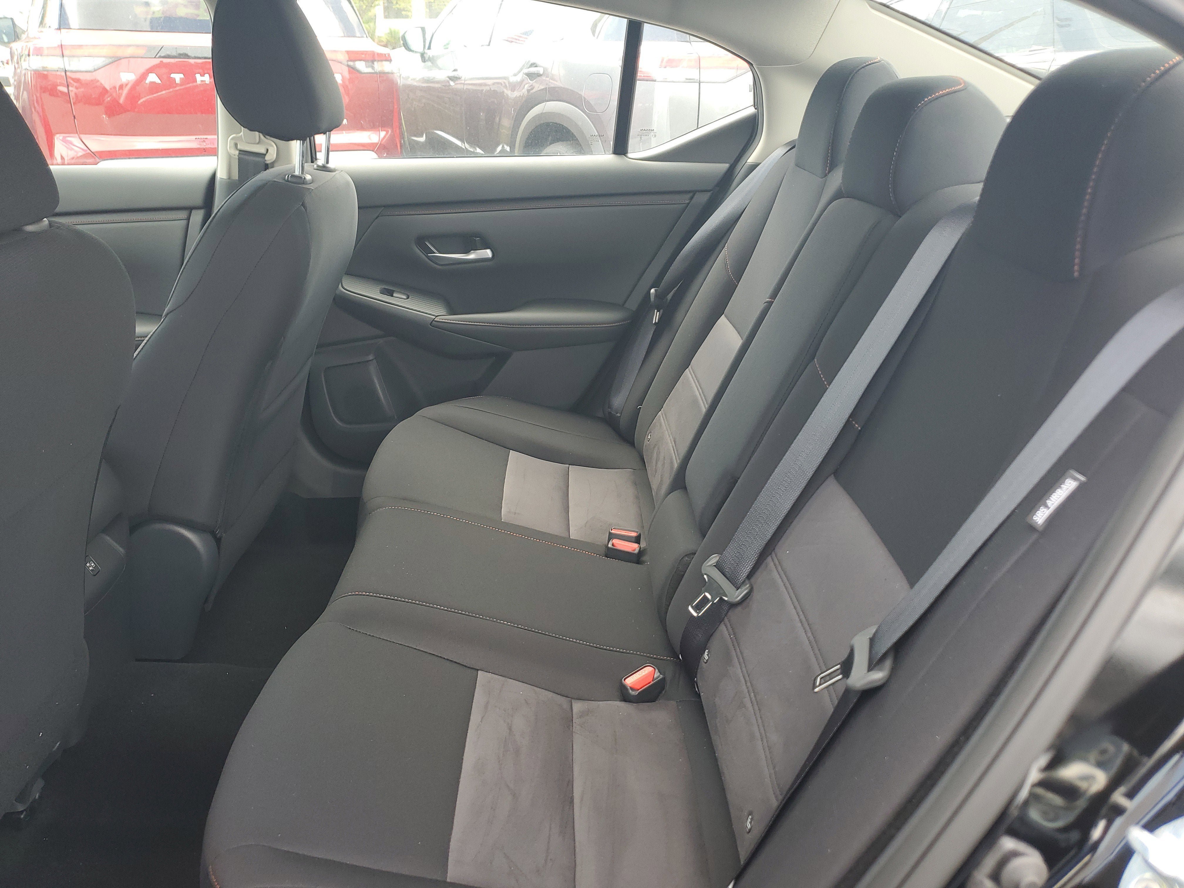 New 2025 Nissan Sentra SR w/ Midnight Edition FWD image 17