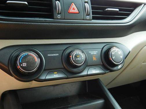 Used 2023 Kia Forte LXS w/ LXS Technology Package FWD image 18