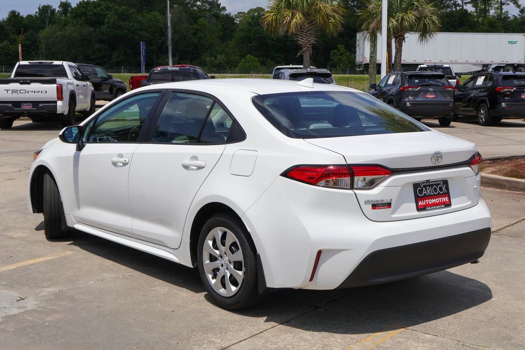 Used 2025 Toyota Corolla LE FWD image 20