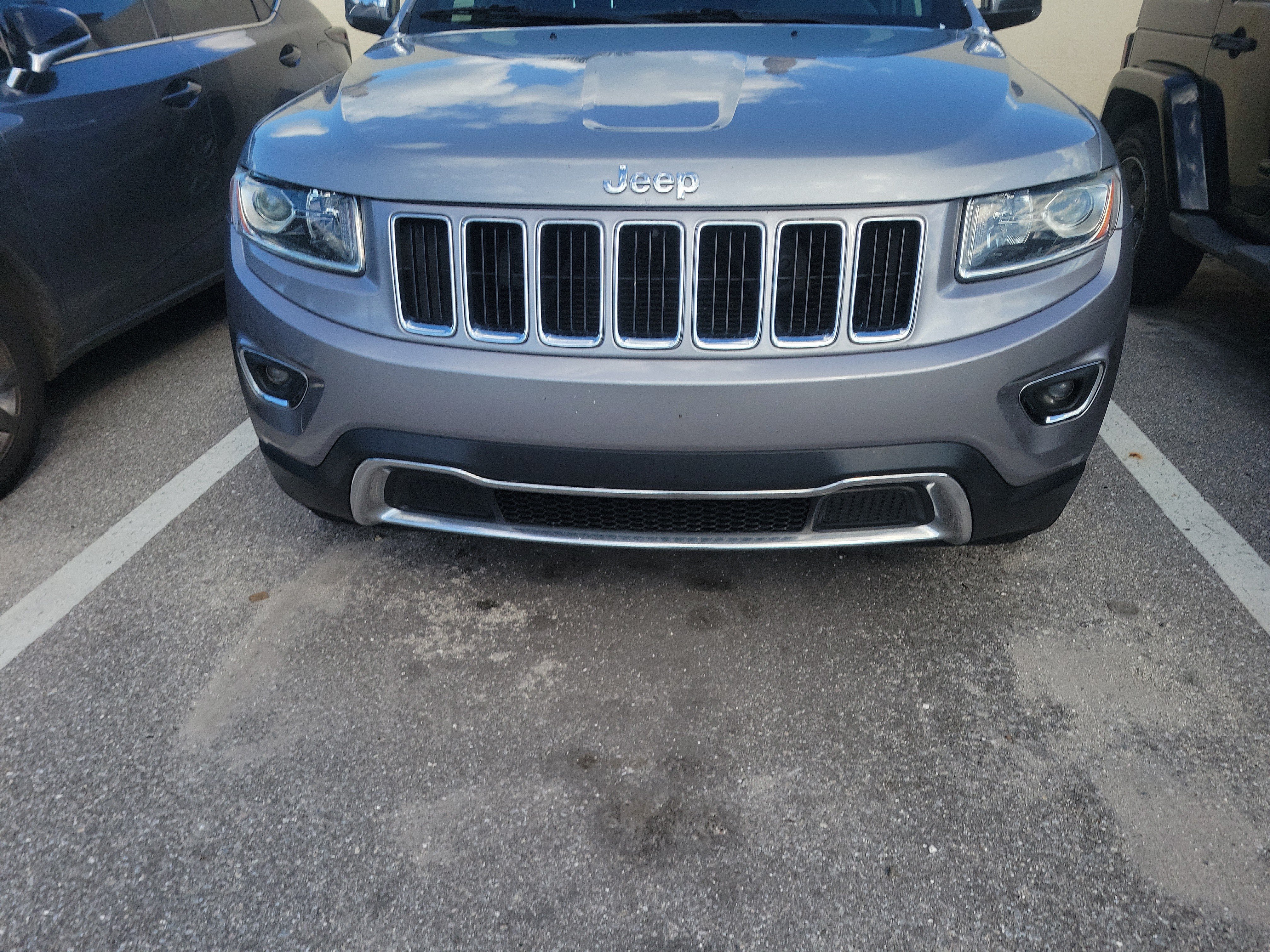 Used 2014 Jeep Grand Cherokee Limited AWD/4WD image 2
