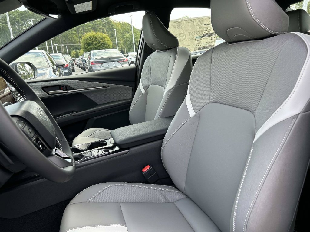 New 2026 Toyota Camry SE w/ Convenience Package FWD image 28
