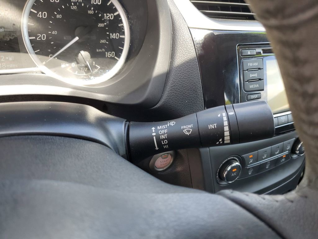 Used 2017 Nissan Sentra SV image 25