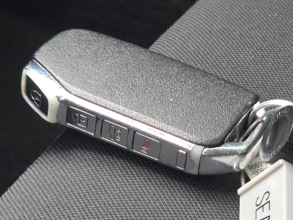 Used 2023 Kia K5 LXS image 34