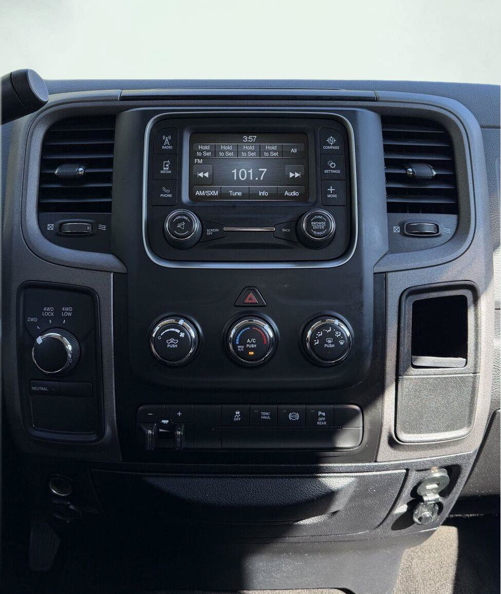 Used 2018 RAM 3500 Tradesman w/ Chrome Appearance Group AWD/4WD image 8