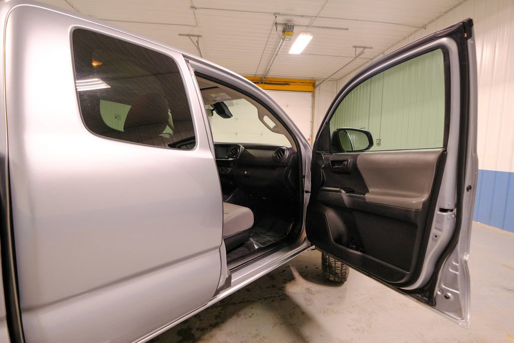 Used 2022 Toyota Tacoma SR5 image 15