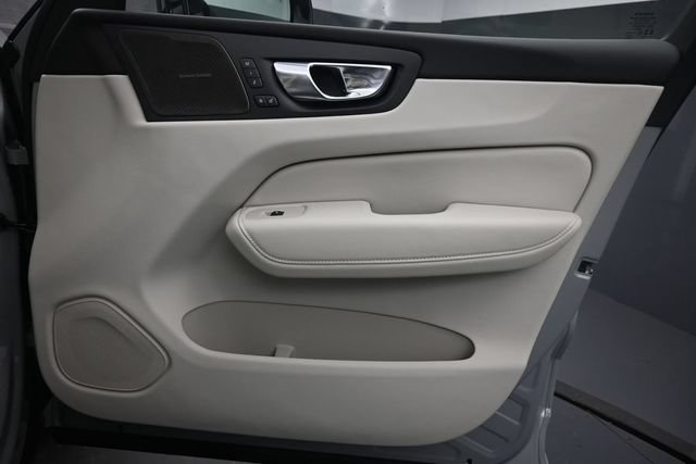 New 2026 Volvo XC60 B5 Ultra w/ Protection Package Premier AWD/4WD image 30