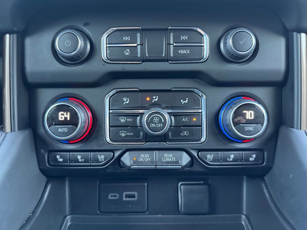 Used 2024 Chevrolet Suburban High Country image 22