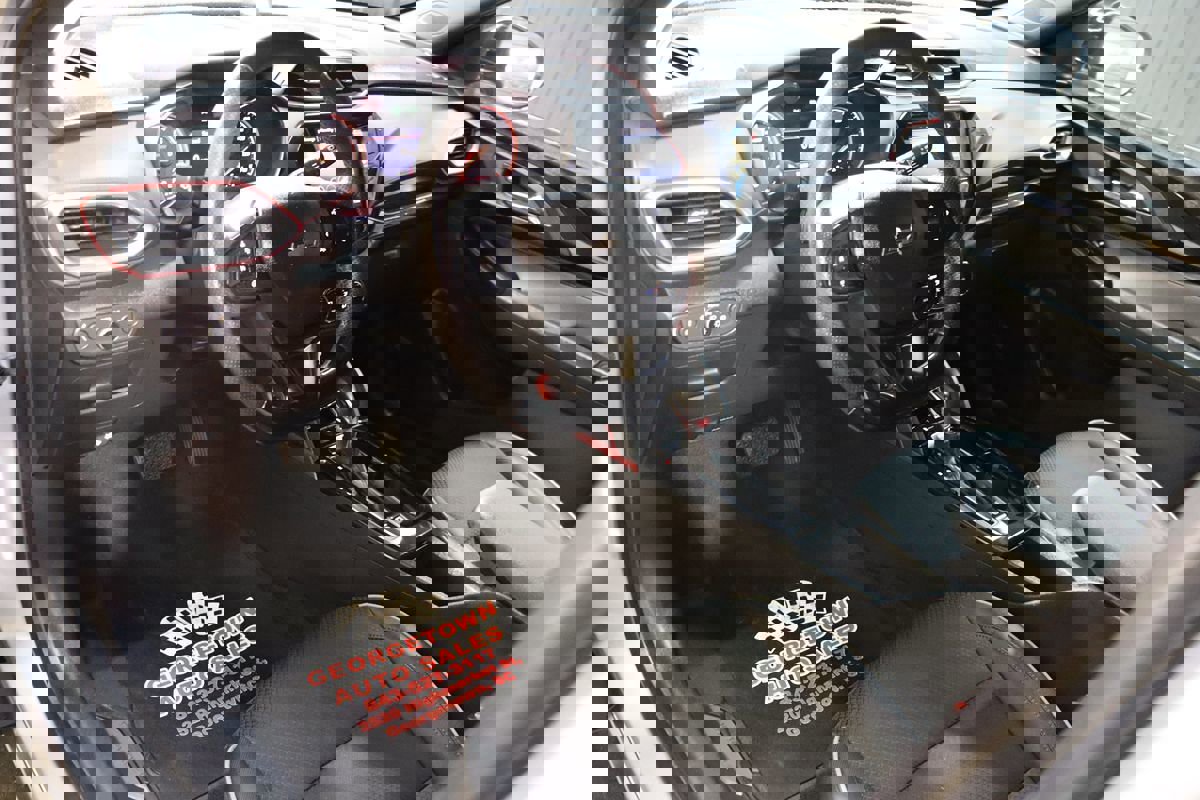 Used 2023 Chevrolet TrailBlazer RS w/ Technology Package image 34