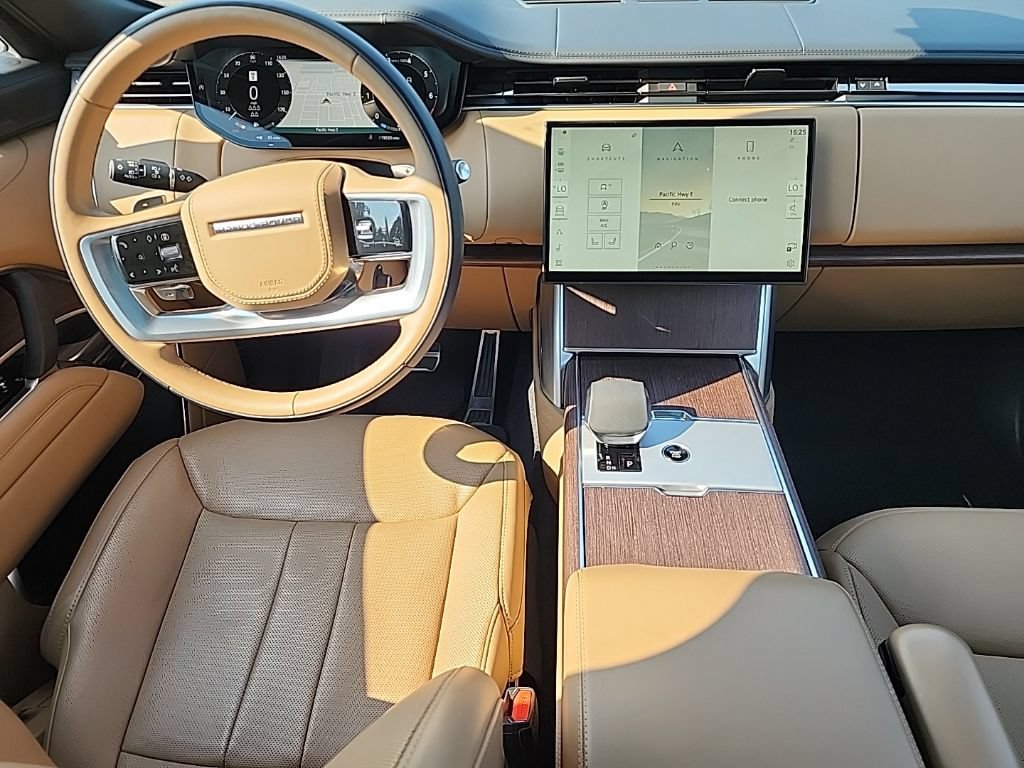Certified 2025 Land Rover Range Rover Long Wheelbase SE AWD/4WD image 20